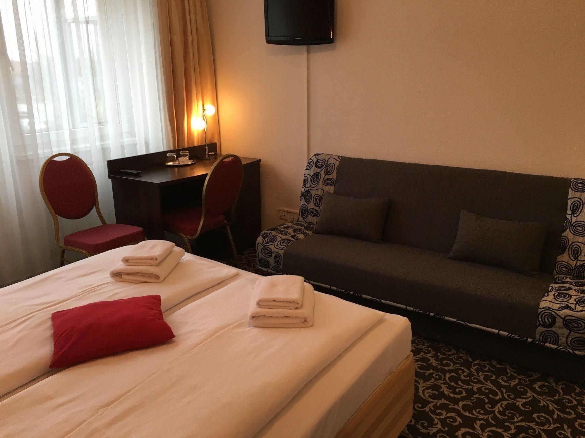 Atlas Berlin Hotel Екстер'єр фото